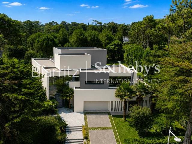 Chiberta Élégante villa contemporaine à deux pas des plages 390m² Anglet