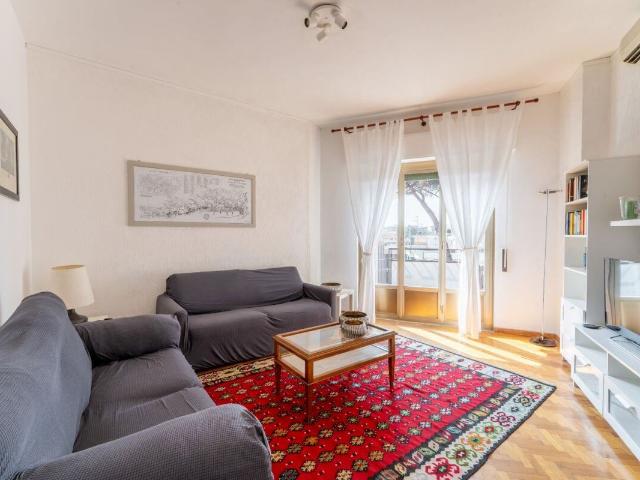 Chic & Modern 3 Bedroom Apartment with Balcony in the Heart of EUR Cribmed