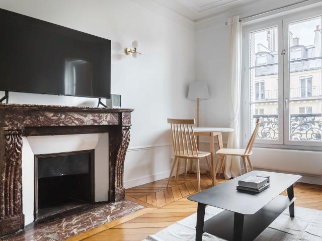 Chic Notre Dame des Champs 1 Bedroom Retreat, Paris Amsterdam Apartments for Rent