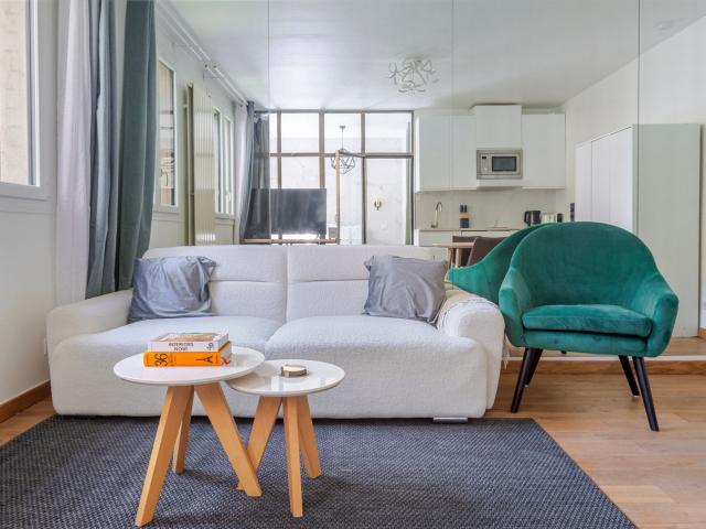 Chic One Bedroom Nest by Champs Élysées