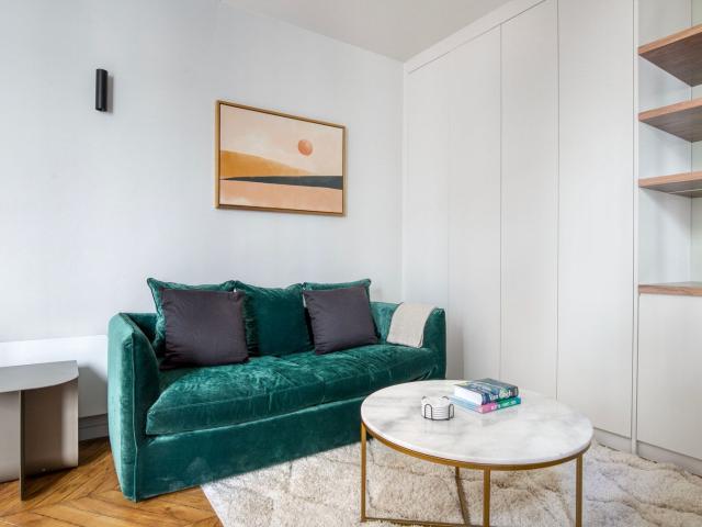 Chic One Bedroom Oasis in the Heart of Le Marais