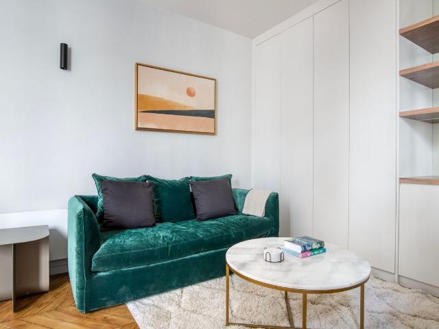 Chic One Bedroom Oasis in the Heart of Le Marais, Paris Amsterdam Apartments for Rent