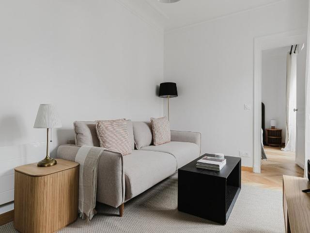 Chic One Bedroom Oasis in the Heart of Paris, Paris Amsterdam Apartments for Rent