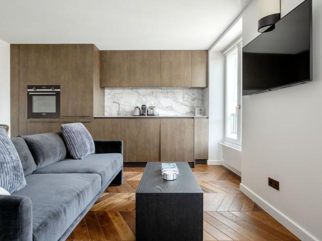 Chic One Bedroom in the Heart of Paris