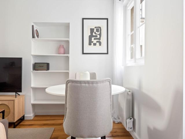 Chic One Bedroom in the Heart of Paris