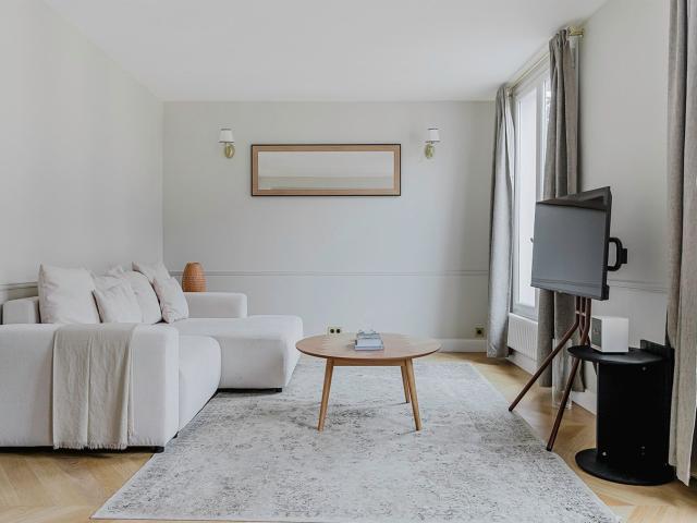 Chic One Bedroom Retreat in Central Paris