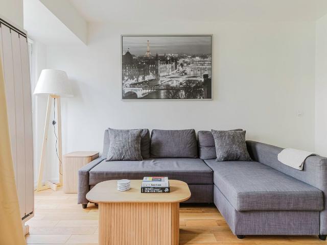Chic One Bedroom Retreat in Auteuil, Paris, Paris Amsterdam Apartments for Rent