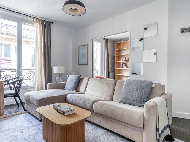 Chic One Bedroom Retreat in Batignolles, Paris, Paris Amsterdam Apartments for Rent