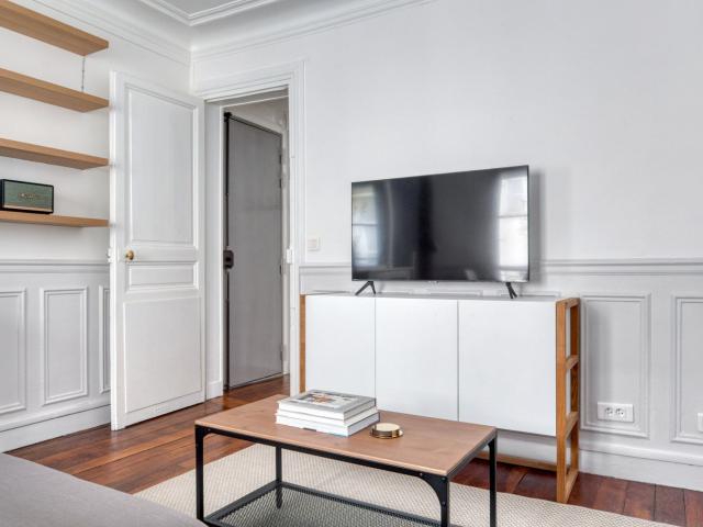 Chic One Bedroom Retreat in Paris