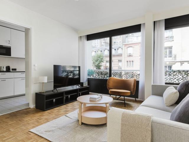 Chic Auteuil Apartment: Comfort & Style Await!