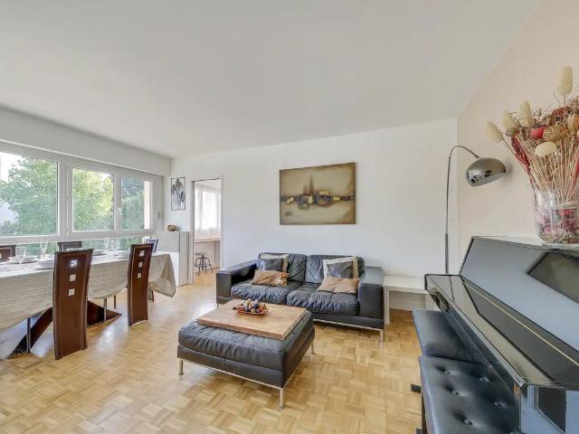 Chic and spacious apart with terrace and parking