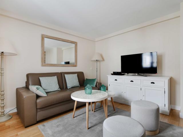 Chic apartment 1BR/4P Near the Louvre
