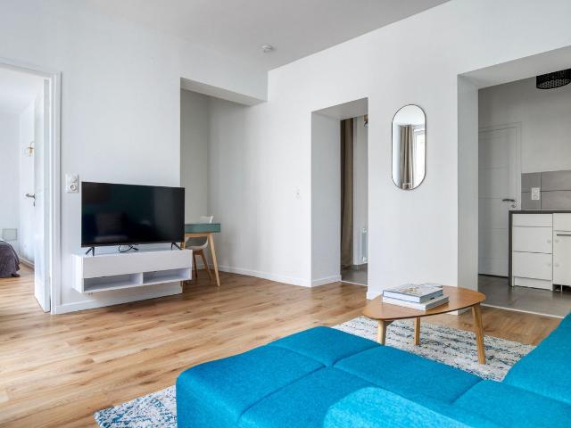 Chic Arts et Métiers 1 Bedroom Retreat in Paris, Paris Amsterdam Apartments for Rent