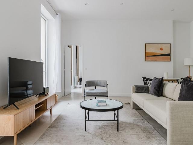 Chic Arts et Métiers 1BR Apartment: Move in Ready!, Paris Amsterdam Apartments for Rent