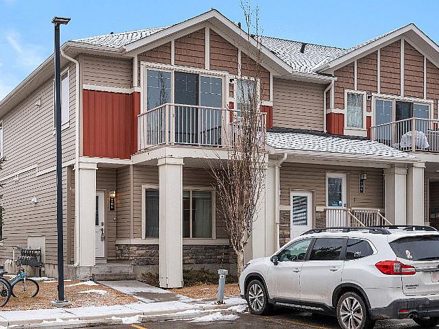 Chic Bungalow Style Townhome In Sage Hill