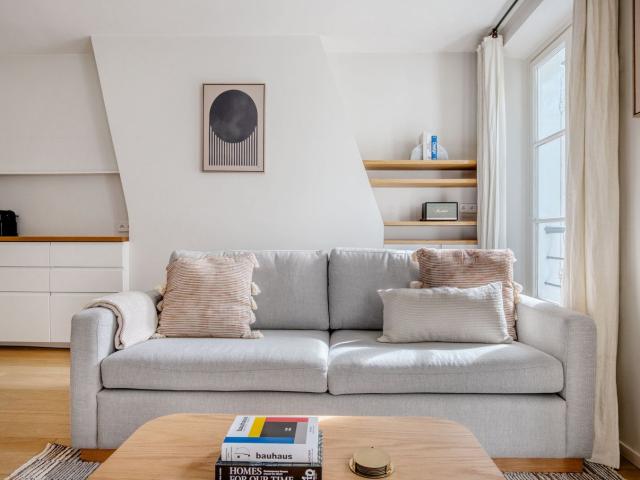 Chic Batignolles 1BR Oasis Steps from Paris Life!