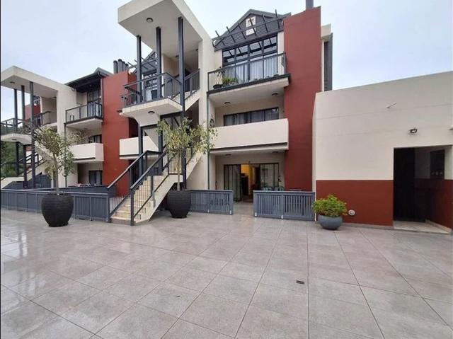 Chic Living in Knysna: Stylish Secure 2 Bedroom Flat with Nature Access!