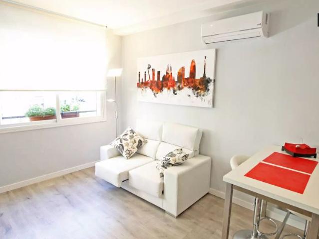 Chic studio apartment for rent near the beach in Poblenou