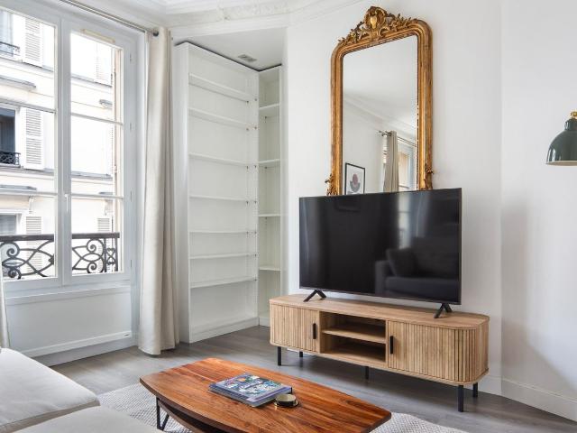 Chic Two Bedroom Oasis in Ternes, Paris!, Paris Amsterdam Apartments for Rent