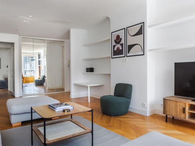 Chic Two Bedroom Oasis in the Heart of Paris