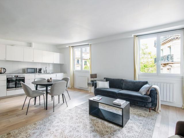Chic Two Bedroom Apartment with Stunning City Views