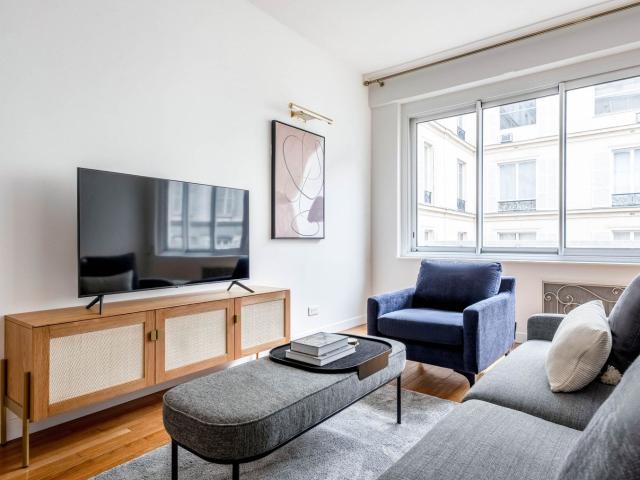 Chic Two Bedroom Apartment in the Heart of Paris