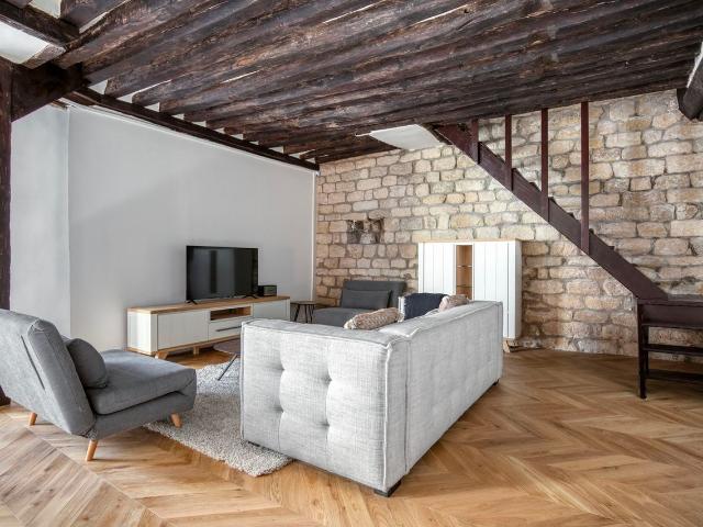 Chic Two Bedroom Apartment in the Heart of Paris, Paris Amsterdam Apartments for Rent