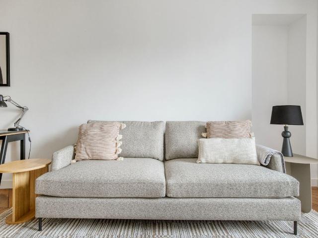 Chic Two Bedroom Apartment in the Heart of Paris, Paris Amsterdam Apartments for Rent