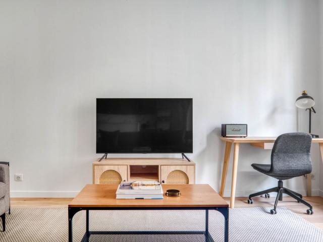 Chic Two Bedroom Apartment in Central Paris