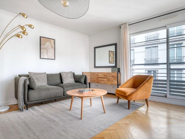 Chic Two Bedroom Apartment in Parisian Style, Paris Amsterdam Apartments for Rent
