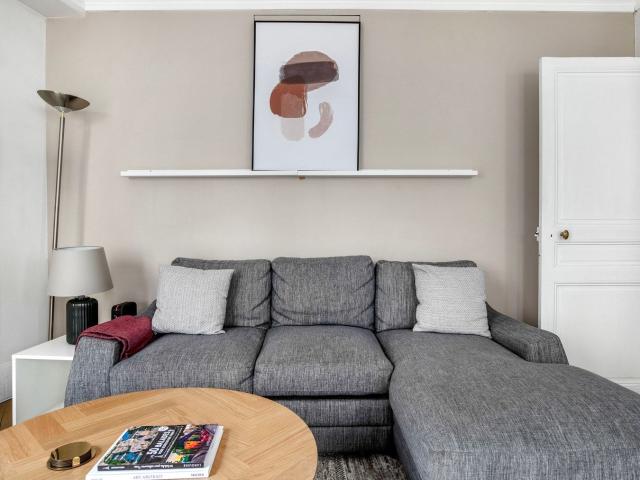 Chic Two Bedroom Retreat in Chaillot, Paris