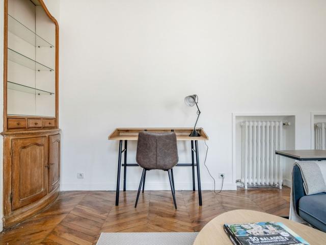 Chic Two Bedroom Retreat in Auteuil, Paris