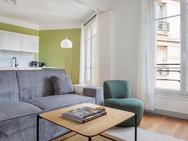 Chic Two Bedroom Retreat in Saint Lambert, Paris Amsterdam Apartments for Rent