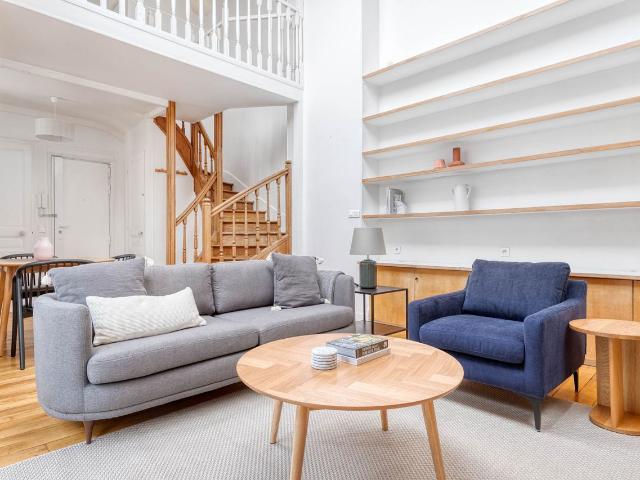 Chic Two Bedroom Retreat in Paris, Paris Amsterdam Apartments for Rent