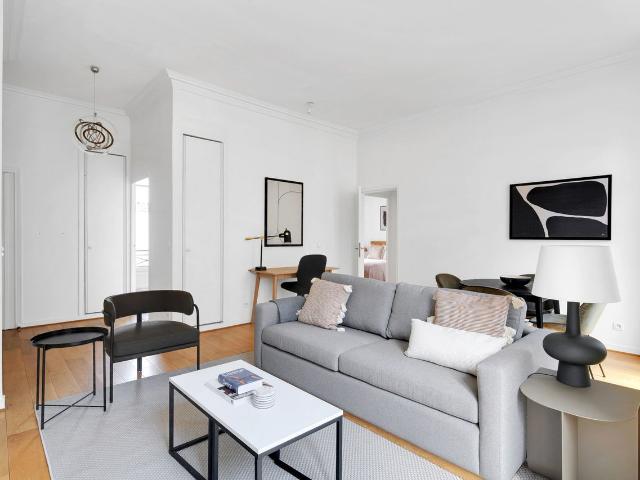 Chic 2 Bedroom Apartment in New Athens, Paris, Paris Amsterdam Apartments for Rent