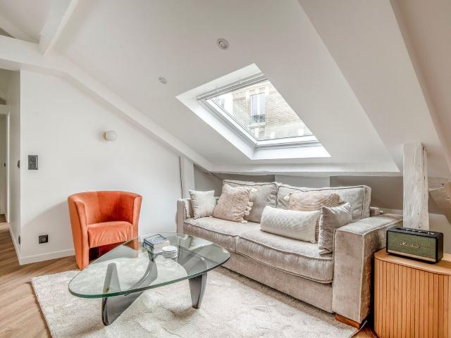 Chic 2 Bedroom Getaway in Le Marais, Paris, Paris Amsterdam Apartments for Rent