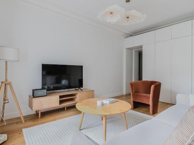 Chic 2 Bedroom Oasis in Oberkampf, Paris, Paris Amsterdam Apartments for Rent