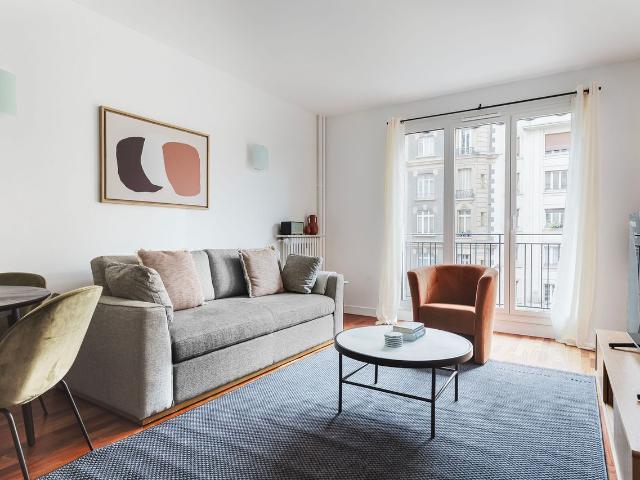Chic 2 Bedroom Retreat in Notre Dame des Champs, Paris Amsterdam Apartments for Rent
