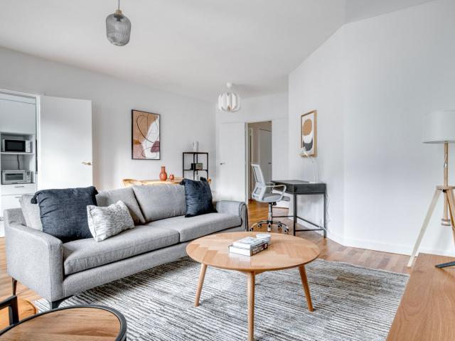 Chic 2 Bedroom Retreat in École Militaire, Paris