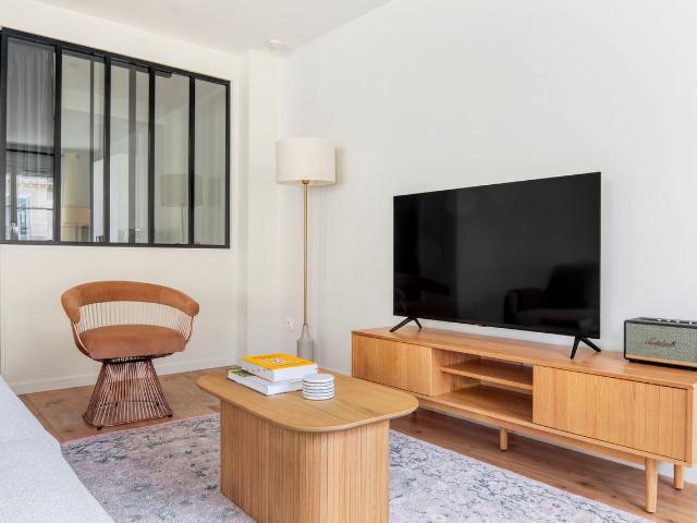 Chic 3 Bedroom Apartment in Arts et Métiers, Paris, Paris Amsterdam Apartments for Rent