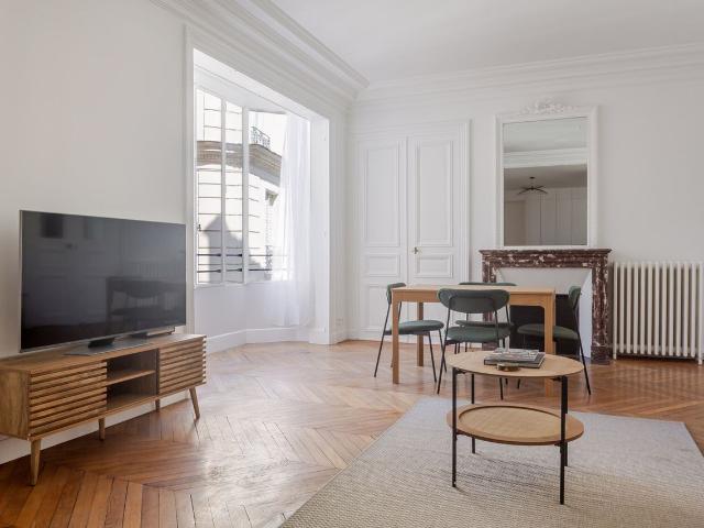 Chic 3 Bedroom Apartment in the Heart of Le Marais, Paris Amsterdam Apartments for Rent