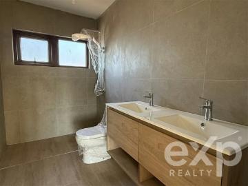 Chilan Casa en venta de 3 dorm 3 Baños, Exclusivo Condominio | 3 Dormitorios por 299000. 00 en Chillán