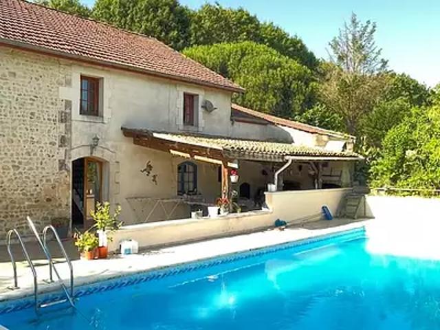 Chillac 16480 Achat / Vente maison 12 pièces t12