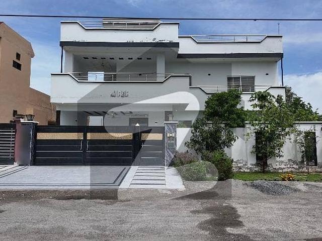 Chinar Bagh Society 1 kanal Used House For Sale