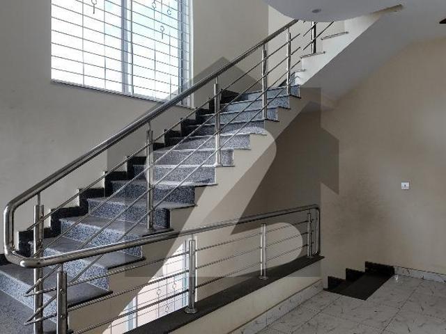 Chinar Bagh Society 1 kanal Used House For Sale Chinar Bagh Khyber Block