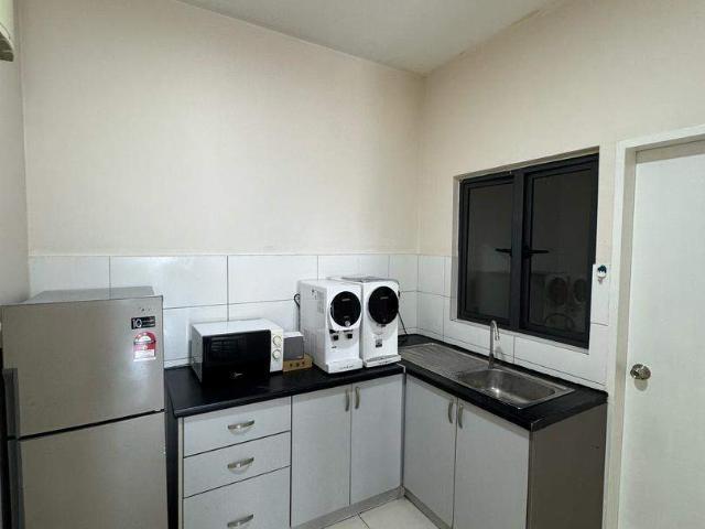 [Chinese Unit] Big Master Room with Private Bathroom