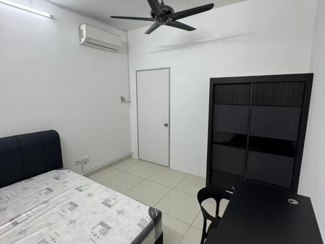 Chinese Unit Only_Middle Room at The Havre, Bukit Jalil