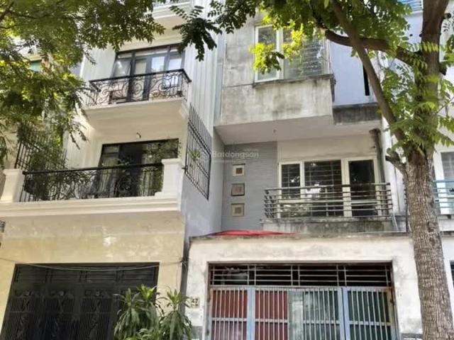 Chính chủ bán căn xây thô liền kề KĐT Văn Phú Hà Đông, lô đẹp DT 90m2, LH 0902 133