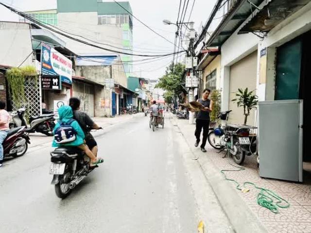 Chính chủ bán gấp nhà Thanh Đàm Hoàng Mai 85m2 5m mặt tiền hơn 10 tỷ kinh doanh sầm uất, ô tô