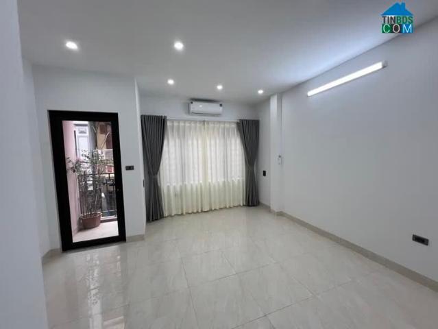 Chính chủ bán gấp nhà Võ Chí Công 77m2 6m mặt tiền chỉ hơn 12 tỷ kinh doanh sầm uất, ô tô đỗ cửa